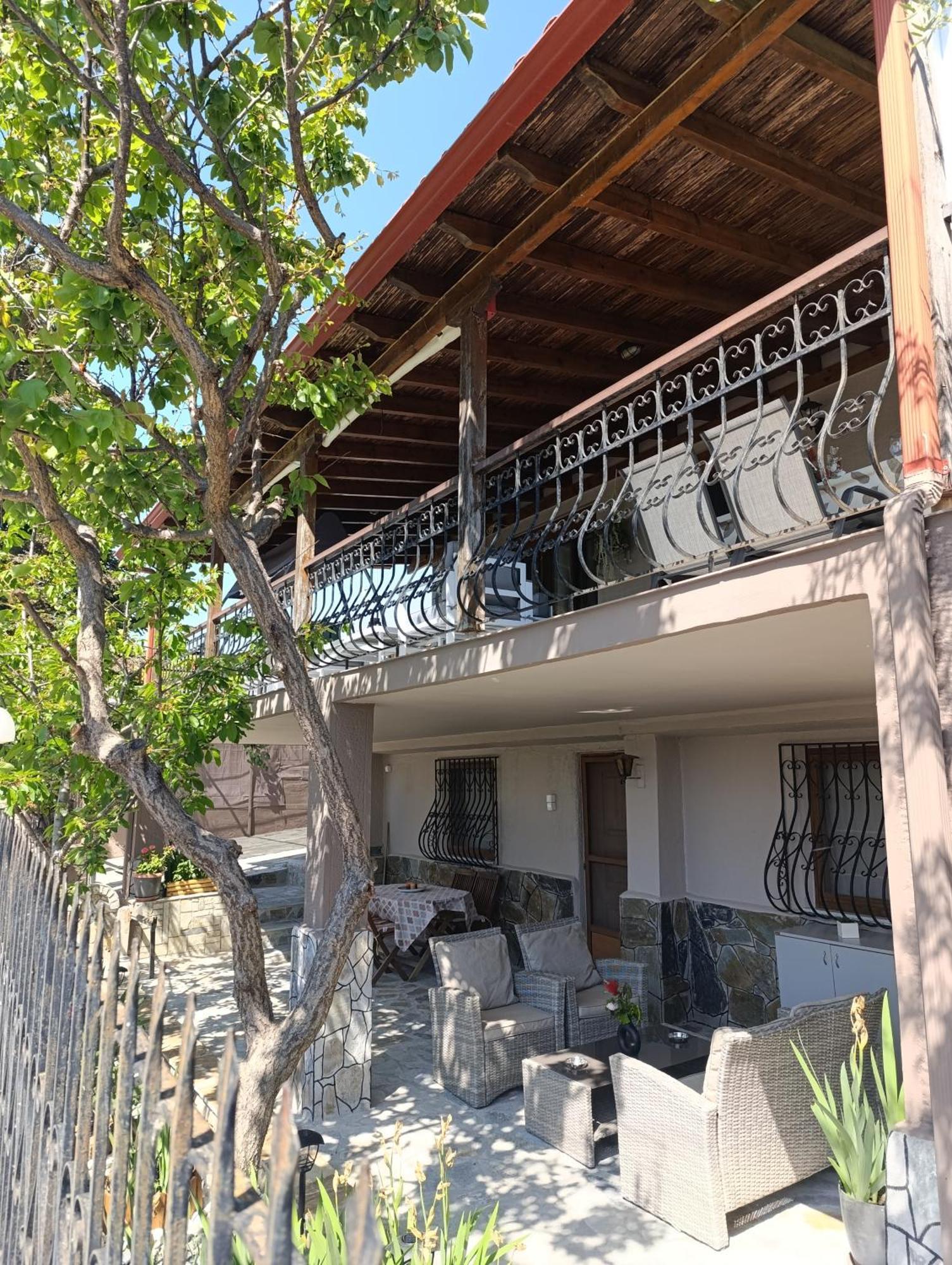 "2Steps From The Beach" Nea Iraklia Bagian luar foto